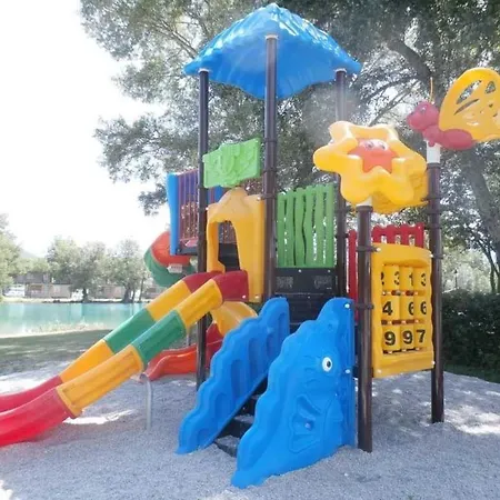 Camping Camping 3 Etoiles - Piscine - Ccaa0gb
