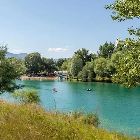 Camping Camping 3 Etoiles - Piscine - Ccaa0gb *