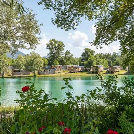 Camping Camping 3 Etoiles - Piscine - Ccaa0gb
